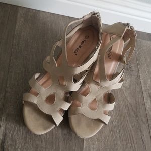 Nude Wedges